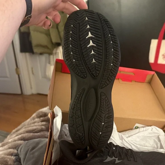 Women’s wide PUMA Velocity Nitro 4 NWT - Picture 2 of 5